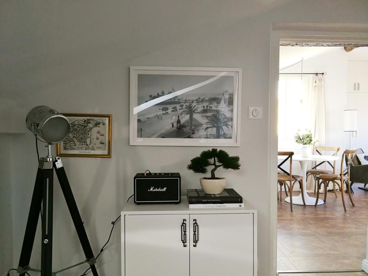 Apartamento Cocoon Loft - Magnifique Loft Sous Toit, Refait A Neuf, Vues Splendides, Clim, Wifi Niza Exterior foto
