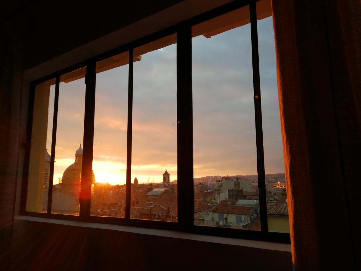 Apartamento Cocoon Loft - Magnifique Loft Sous Toit, Refait A Neuf, Vues Splendides, Clim, Wifi Niza Exterior foto